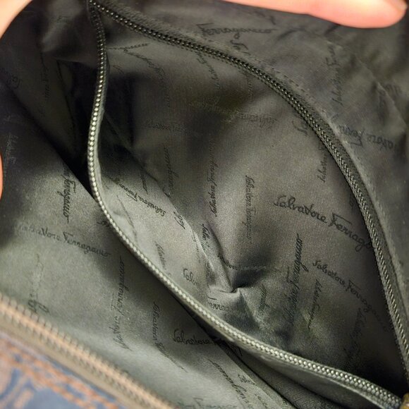 Salvatore Ferragamo Gancini shoulder bag - Picture 10 of 14